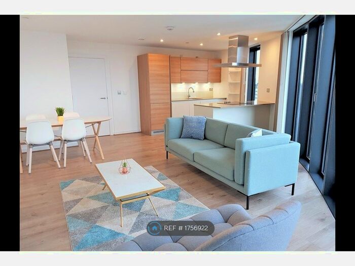 3 Bedroom Flat To Rent In Unex Tower, London, E15