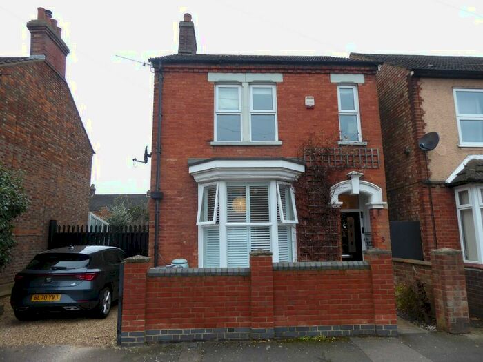 4 Bedroom Detached House To Rent In Thornton Street, Bedford, Bedfordshire, MK42