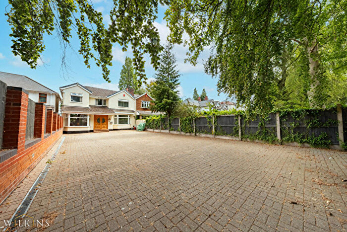 4 Bedroom Detached House To Rent In Bustleholme Lane, West Bromwich, West Midlands, B71