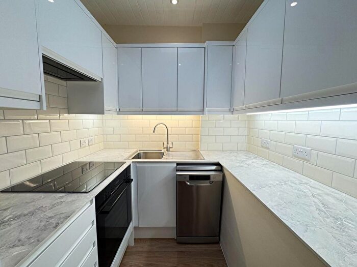 1 Bedroom Flat To Rent In Milson Road, Brook Green, London, W14