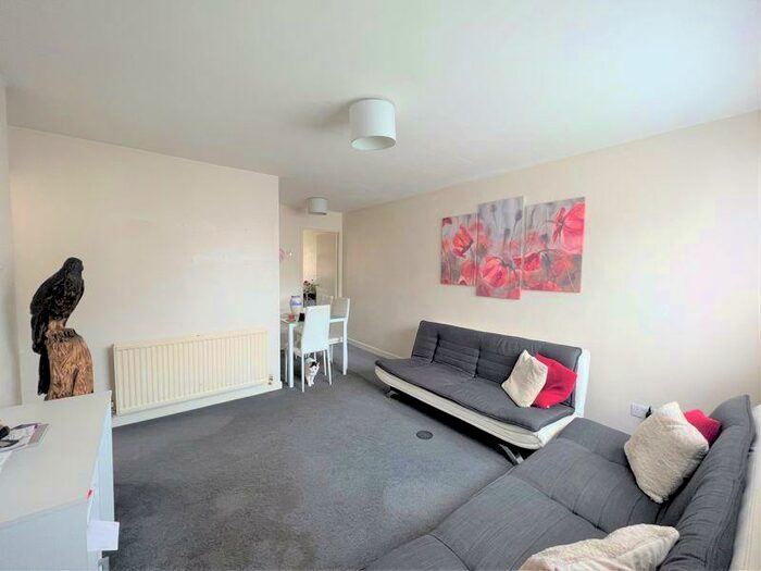 1 Bedroom Apartment To Rent In Sellwood Drive, Barnet, EN5