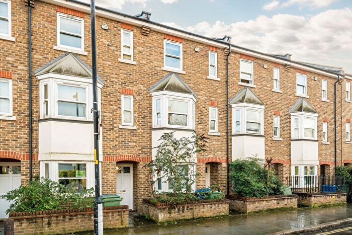 3 Bedroom Terraced House For Sale In Merrow Street, Walworth, SE17