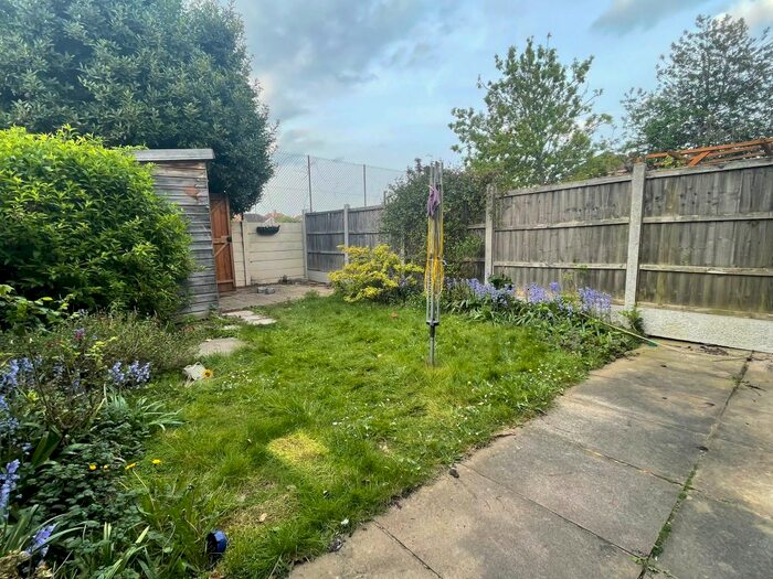 3 Bedroom Terraced House To Rent In Pershore Close, Ilford/Essex, IG2