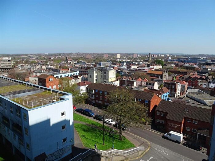 2 Bedroom Flat To Rent In Fremantle House Dove Street, Bristol, BS2