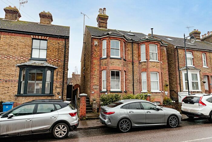 3 Bedroom Semi-Detached House For Sale In Ospringe Road, Faversham, ME13