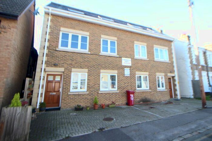 1 Bedroom Flat To Rent In Hencroft Street North, Slough, SL1