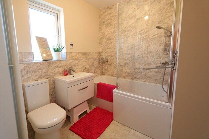 2 Bedroom Apartment To Rent In Chorlton Road, Manchester, M15