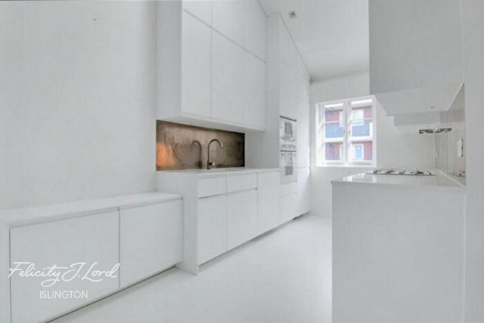 2 Bedroom Apartment To Rent In Branch Place, London, N1