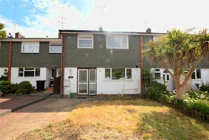 3 Bedroom Terraced House To Rent In Anchor Meadow, Farnborough, Hampshire, GU14