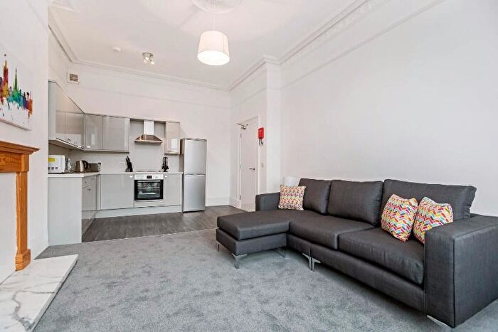 3 Bedroom Flat To Rent In West Savile Terrace, Edinburgh, EH9