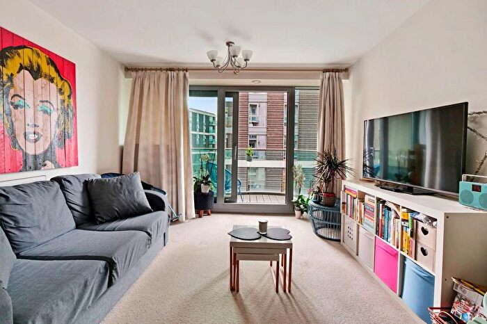 1 Bedroom Flat To Rent In Bridges Court, London, SW11