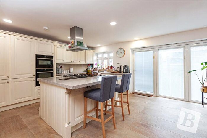 4 Bedroom Detached House For Sale In Caernarvon Close, Hornchurch, RM11