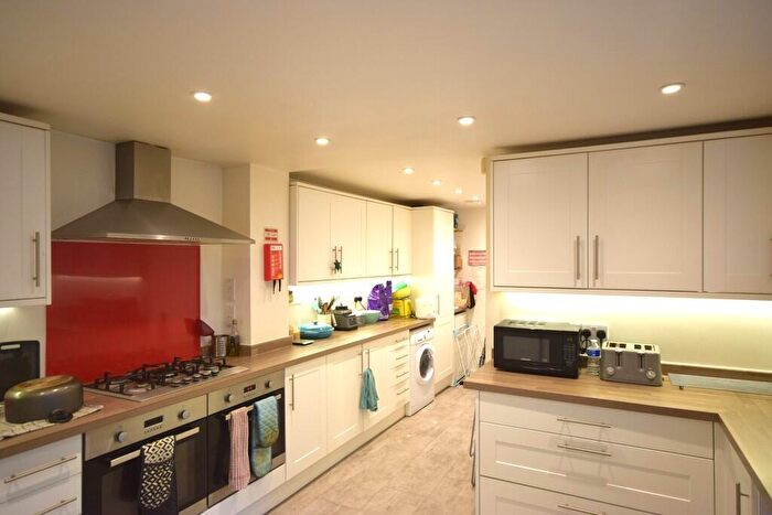 5 Bedroom Semi Detached House To Rent In Weyside Road, Guildford, GU1