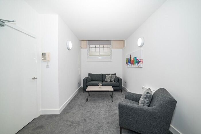 2 Bedroom Flat To Rent In Hartley Road, Nottingham, Nottinghamshire, NG7