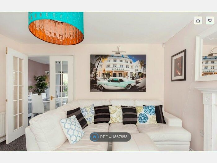 3 Bedroom End Of Terrace House To Rent In Tavistock Close, Leeds, LS12