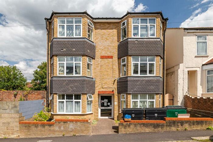 2 Bedroom Apartment To Rent In Byron Road, Walthamstow, E17