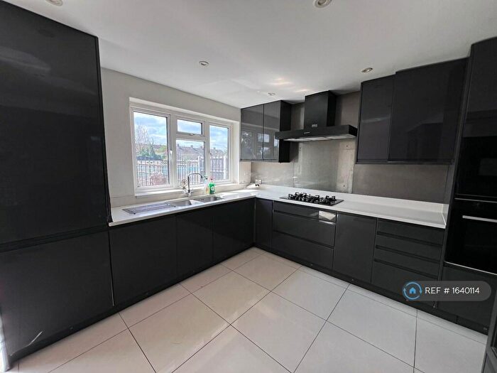 5 Bedroom Terraced House To Rent In Rosebery Avenue, Harrow, HA2