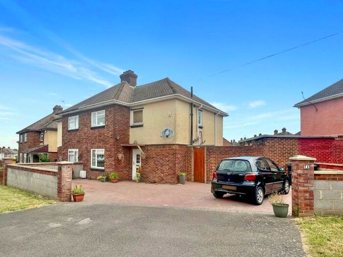 4 Bedroom House To Rent In Harden Road, Northfleet, Gravesend, Kent, DA11