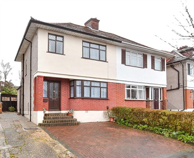 3 Bedroom Semi Detached House For Sale In Highfield Close, Romford, Essex, RM5