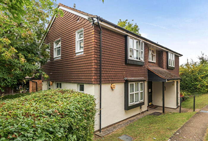 Apartment For Sale In Doveney Close, Orpington, BR5
