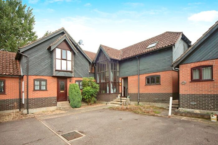 2 Bedroom Flat For Sale In Waveney Court, Diss, IP22