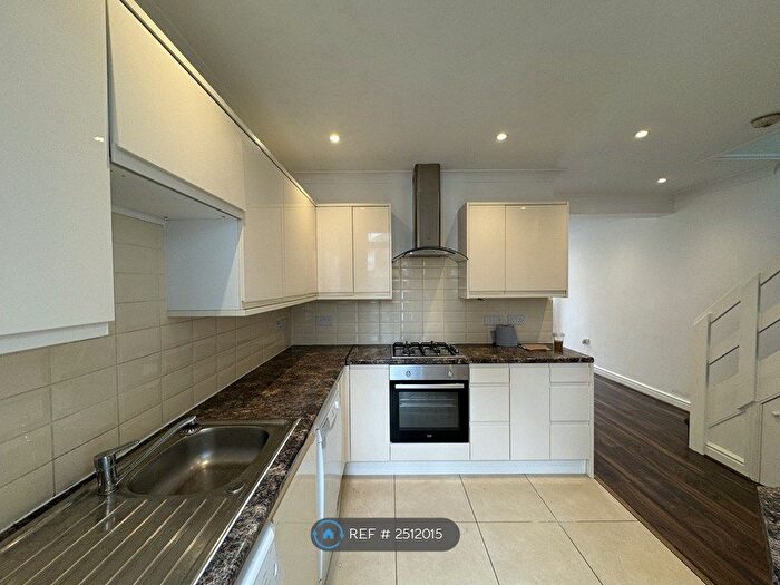 5 Bedroom Terraced House To Rent In Frogley Road, London, SE22