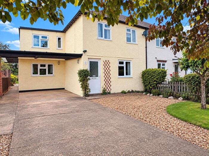 4 Bedroom Semi-Detached House For Sale In Moulton Road, Holcot, Northamptonshire, NN6