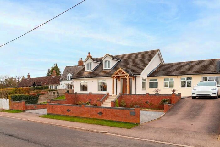 5 Bedroom Detached House For Sale In High Street, Eggington, Leighton Buzzard, LU7