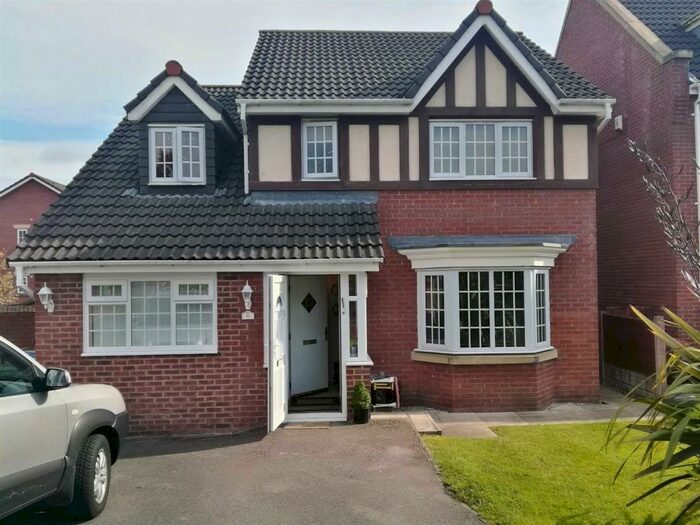 4 Bedroom Detached House To Rent In Ardenfield Close, Radcliffe, M26