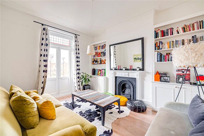 3 Bedroom Property For Sale In Kelvedon Road, London, SW6
