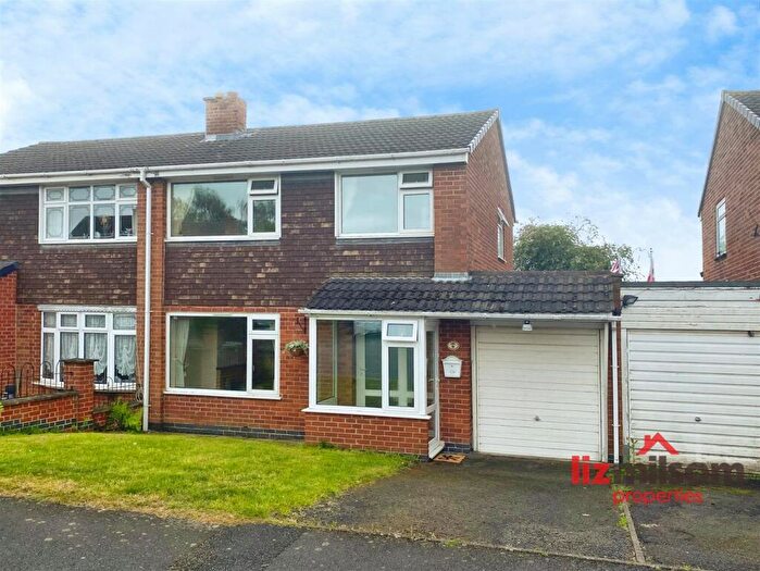 3 Bedroom Semi-Detached House For Sale In Mayfair, Newhall, DE11