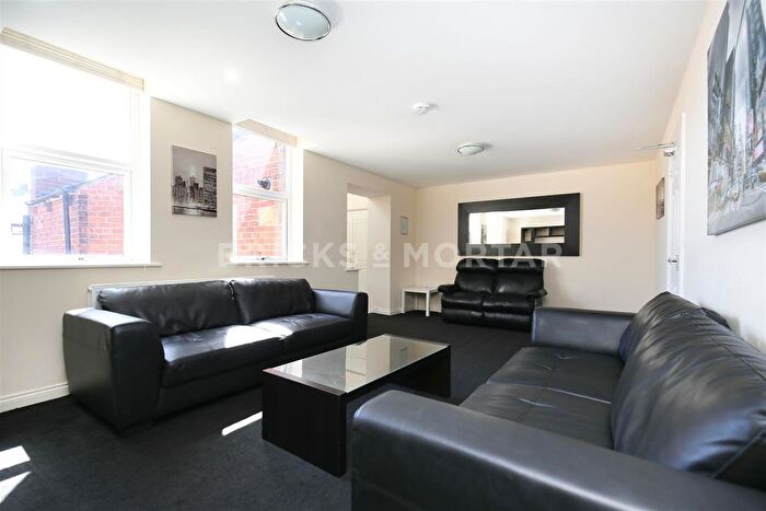 6 Bedroom Maisonette To Rent In Myrtle Grove, Jesmond, Newcastle Upon Tyne, NE2