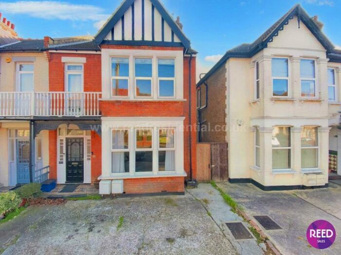 1 Bedroom Flat To Rent In Cranley Road, Westcliff On Sea, SS0