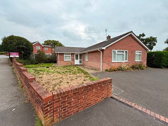 3 Bedroom Bungalow For Sale In Margards Lane, Verwood, Dorset, BH31