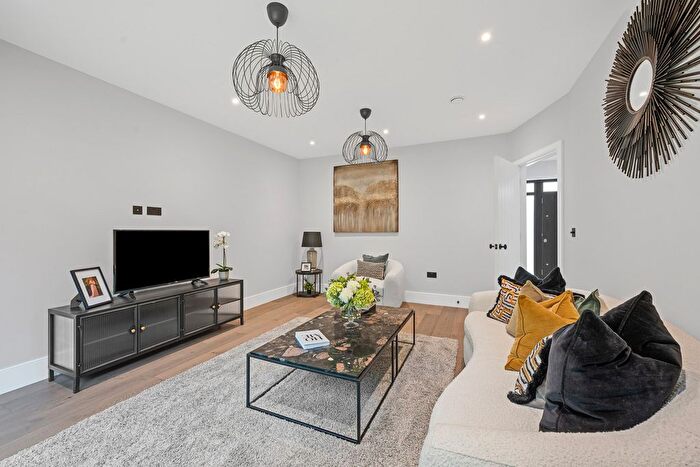 2 Bedroom Flat For Sale In Flat Abbotswood Place, Streatham, SW16