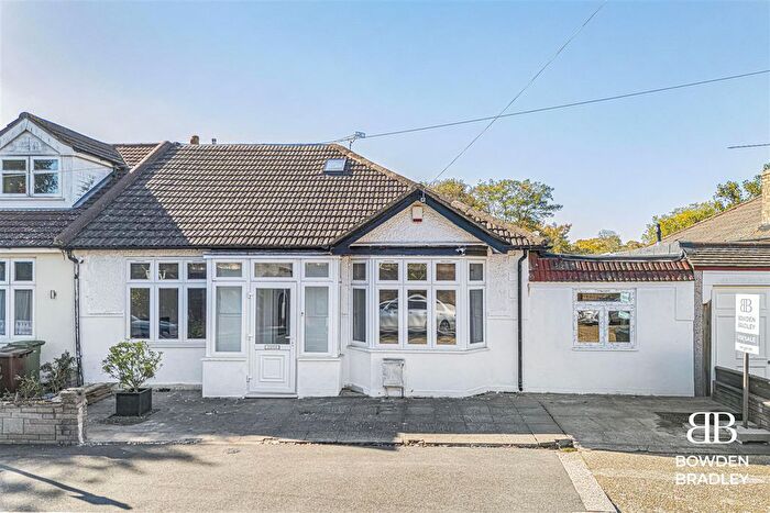 4 Bedroom Semi-detached Bungalow For Sale In Mayfair Avenue, Chadwell Heath, RM6