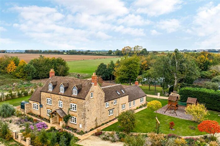 5 Bedroom House For Sale In South Street, Caulcott, Bicester, Oxfordshire, OX25