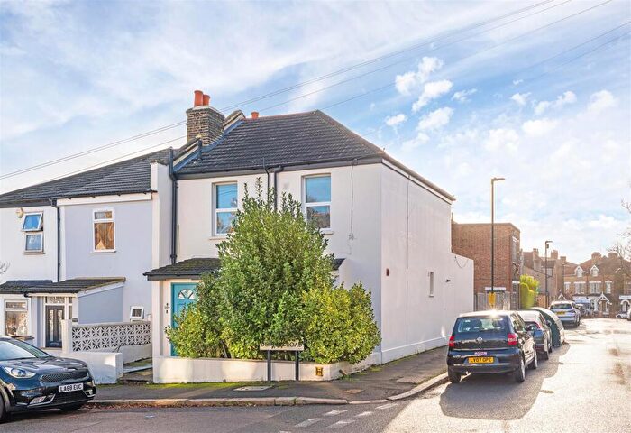 2 Bedroom Flat For Sale In Durban Road, West Norwood, SE27