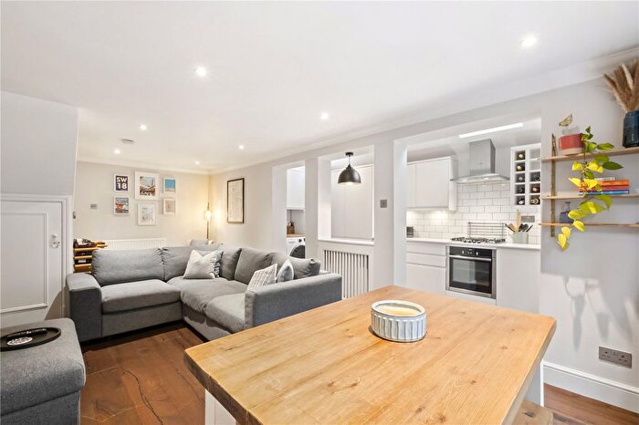 3 Bedroom Flat For Sale In Earlsfield Road, Earlsfield, SW18