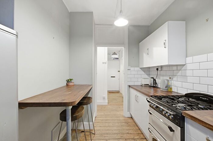 1 Bedroom Flat To Rent In Sylvester Road, London, E8