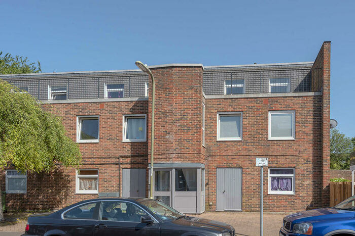 3 Bedroom Maisonette To Rent In Lower Brook Street, Winchester, SO23