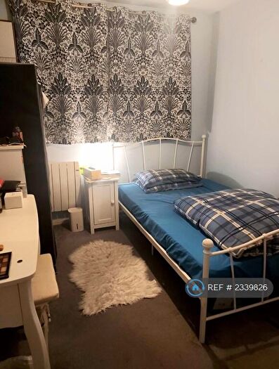 2 Bedroom Flat To Rent In Autumn Drive, Sutton, SM2