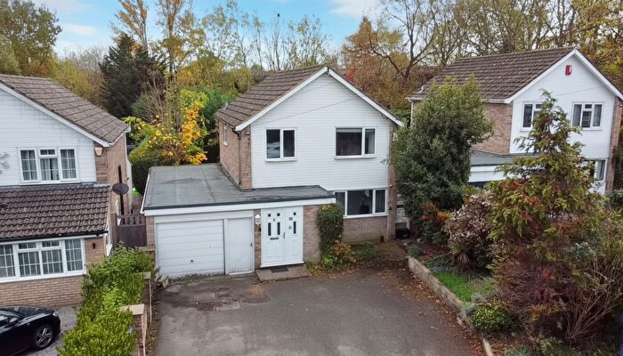 3 Bedroom Detached House For Sale In Loddon Bridge Road, Woodley, Reading, RG5