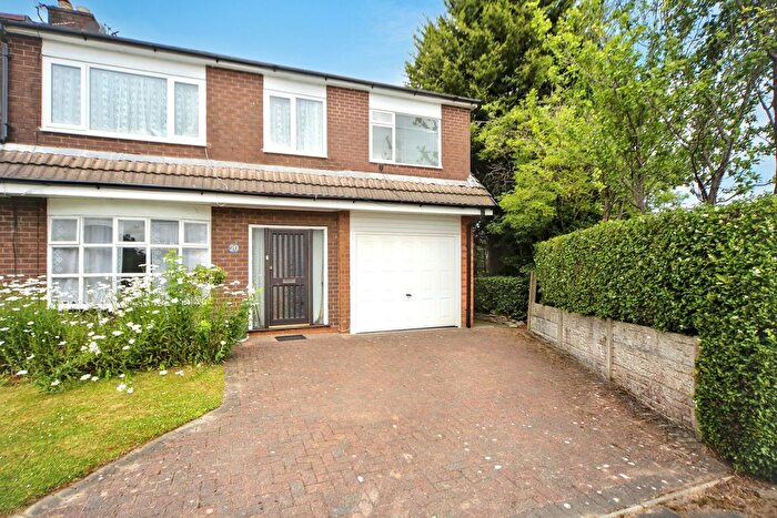 5 Bedroom Property For Sale In Manderville Close, Wigan, WN3