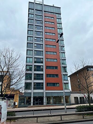 1 Bedroom Flat To Rent In Eastern Avenue, Ilford, IG2