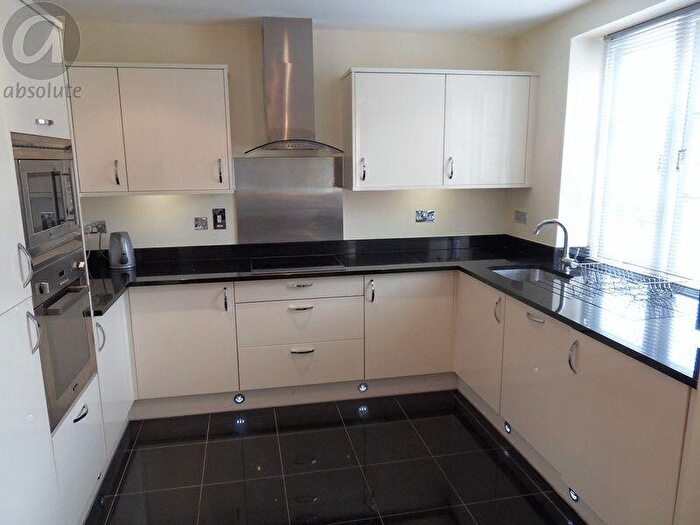 2 Bedroom Apartment To Rent In Castle Gate Development, Bedford, MK40