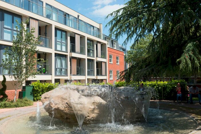 2 Bedroom Flat To Rent In St. Ives Road, Maidenhead SL6