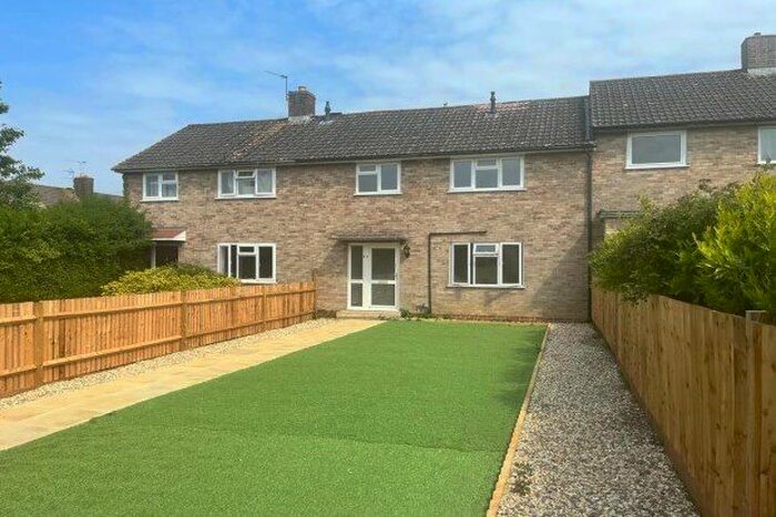 3 Bedroom Property To Rent In Warren Way, Basingstoke, RG22