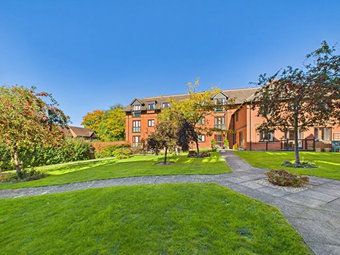 1 Bedroom Flat For Sale In Flat Oaktree Court, George Street, Kettering, NN16