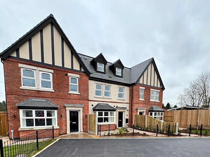 2 Bedroom End Of Terrace House For Sale In Bridge Road, Nottingham, NG8